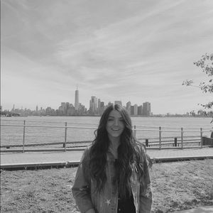 Meet your Posher, Olivia